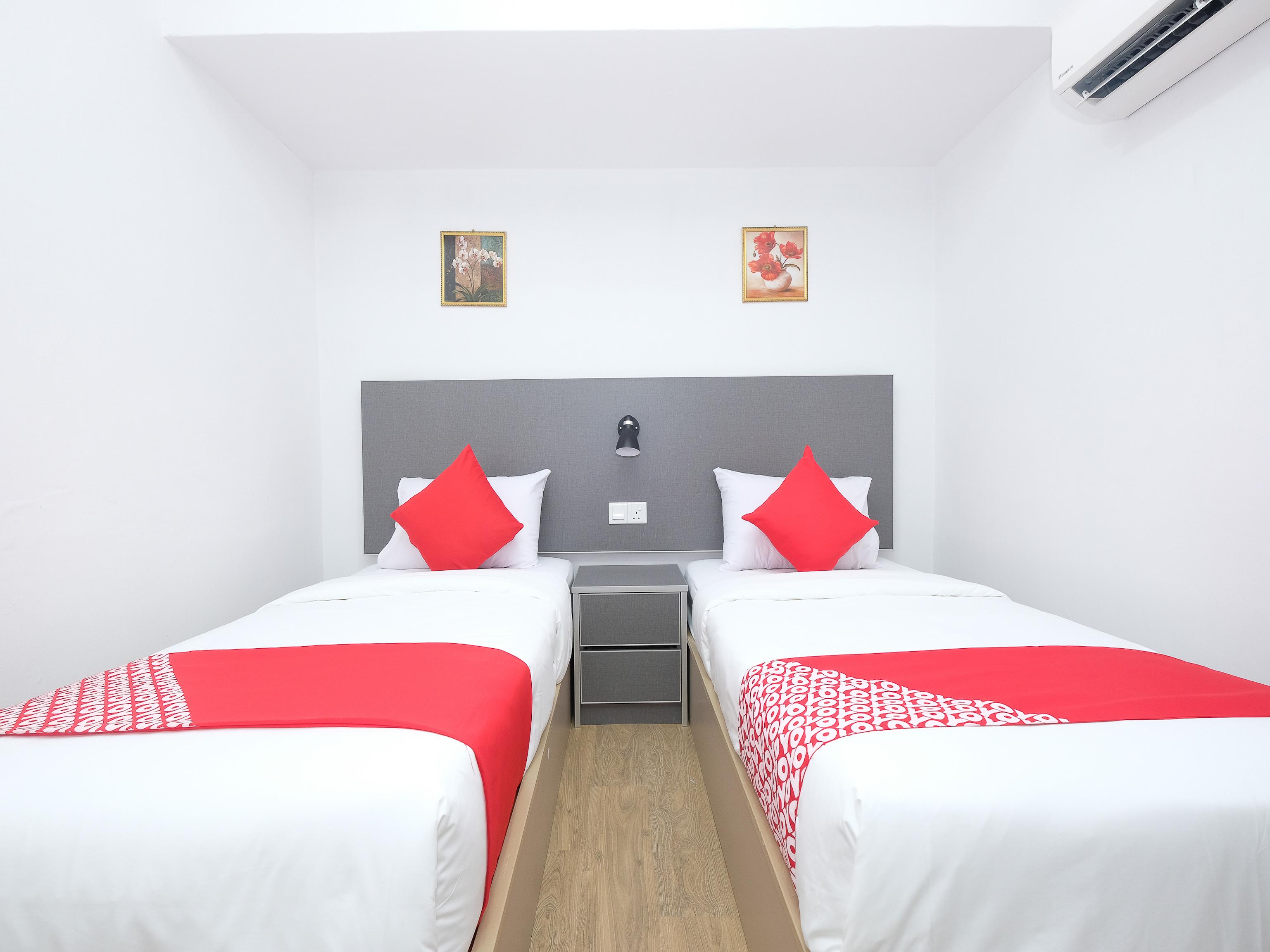 Oyo 44043 First Garden Hotel Куантан Екстериор снимка