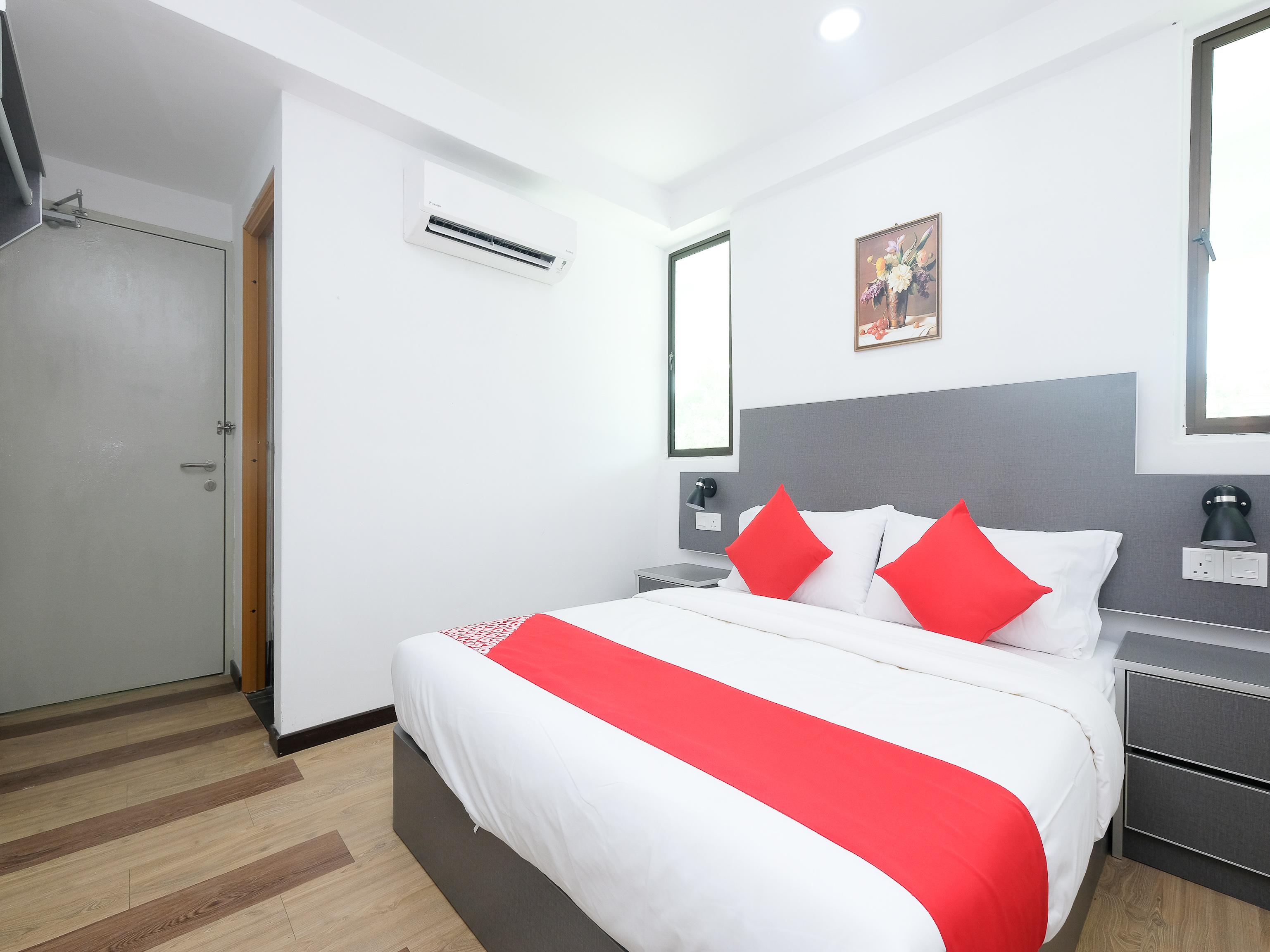 Oyo 44043 First Garden Hotel Куантан Екстериор снимка