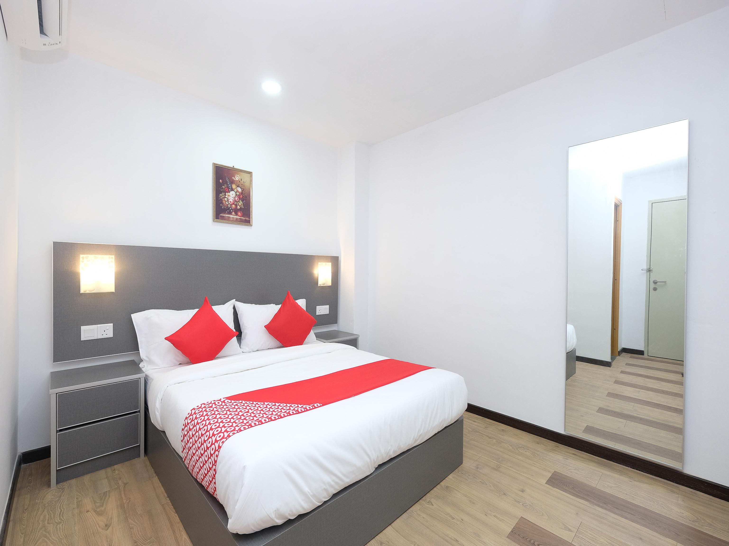 Oyo 44043 First Garden Hotel Куантан Екстериор снимка