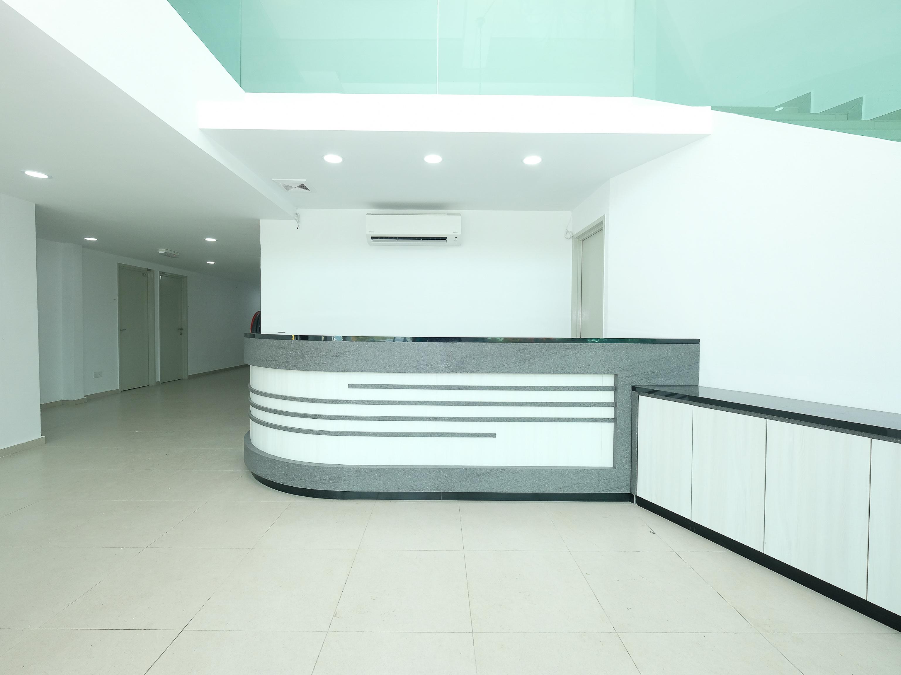 Oyo 44043 First Garden Hotel Куантан Екстериор снимка