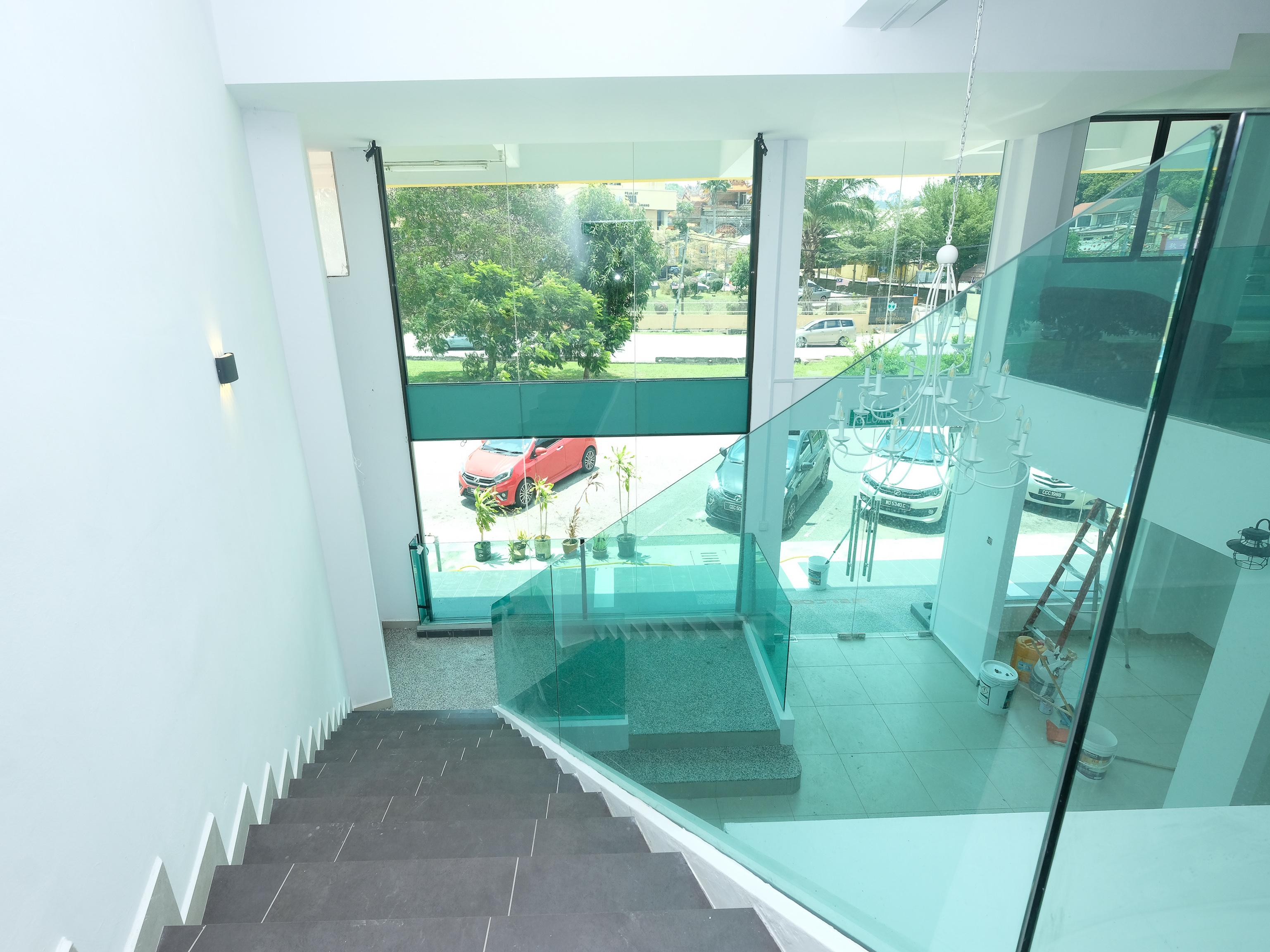 Oyo 44043 First Garden Hotel Куантан Екстериор снимка