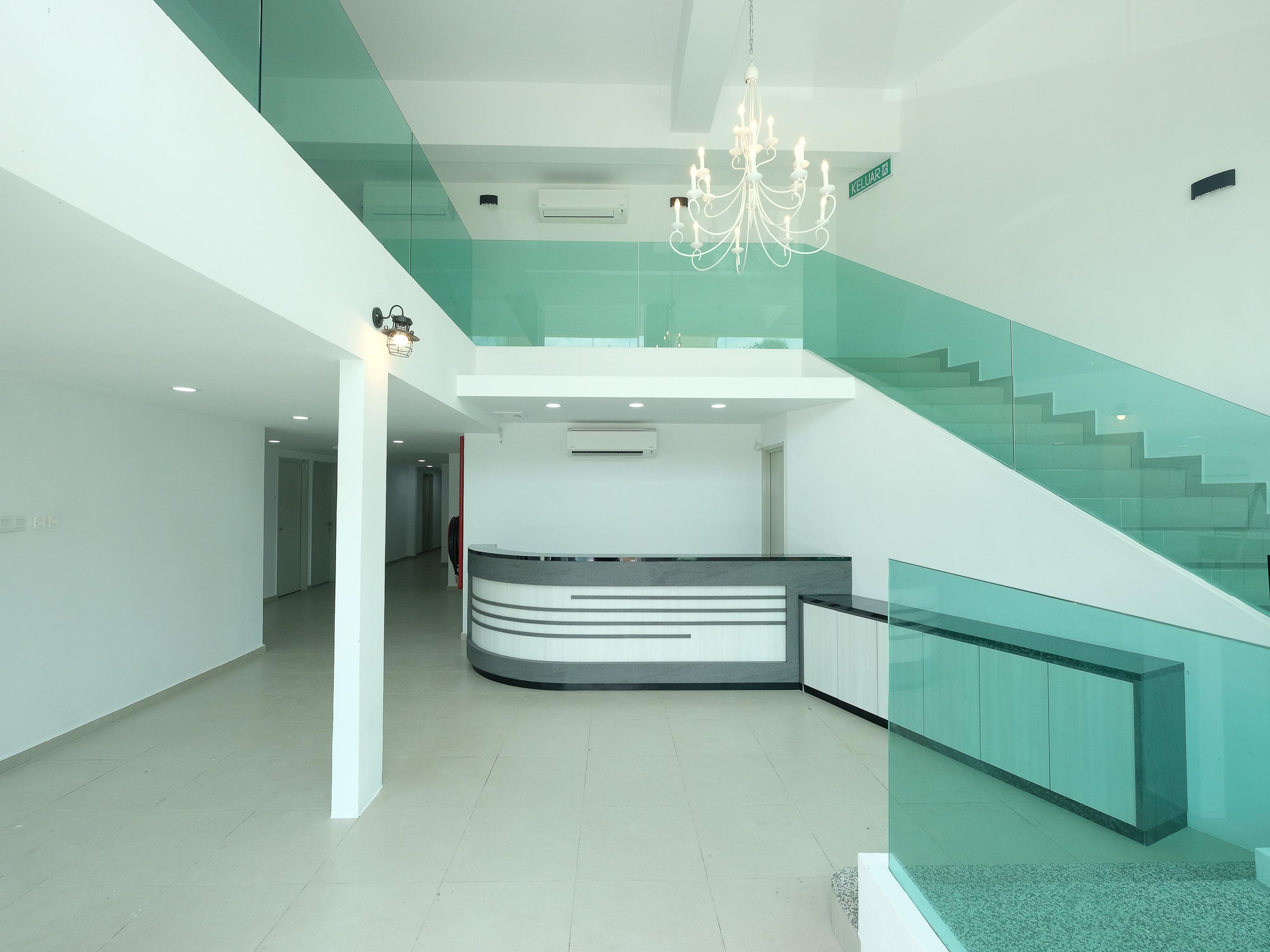 Oyo 44043 First Garden Hotel Куантан Екстериор снимка